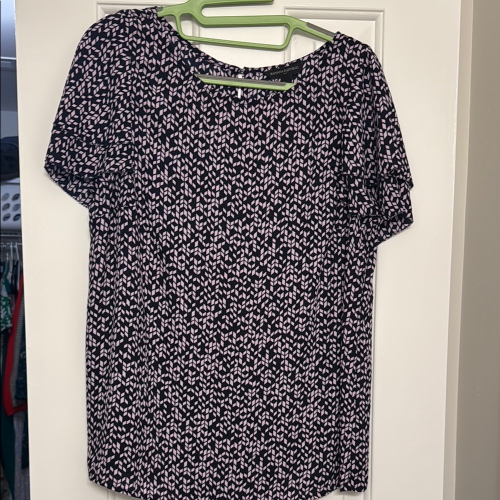 Banana Republic Women's Purple and Navy Patterned Top